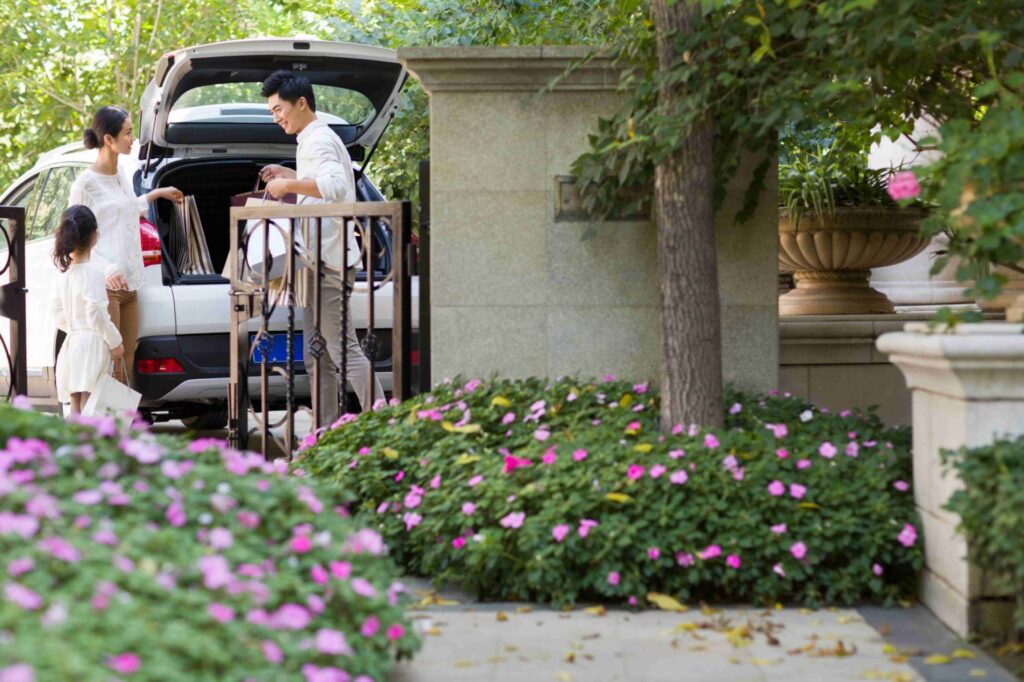 Tour Virginia’s Most Beautiful Gardens in Comfort: Book a Private Car for Historic Garden Week 2025